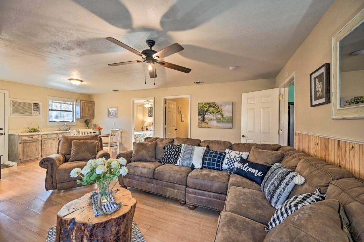הוילה Pet-Friendly Shady Oaks Broken Bow Gem With Patio! מראה חיצוני תמונה